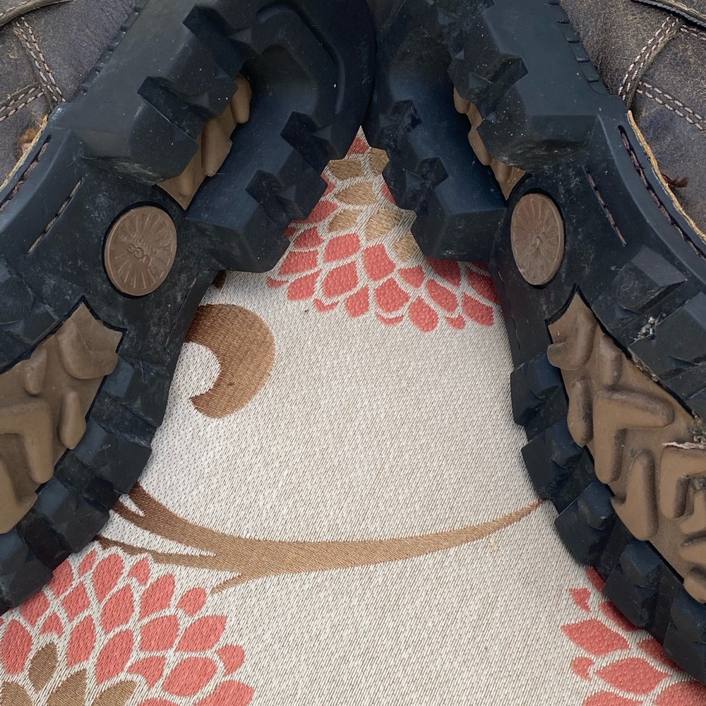 UGG Men's Dark Brown Leather Boots - Picture 7 of 9